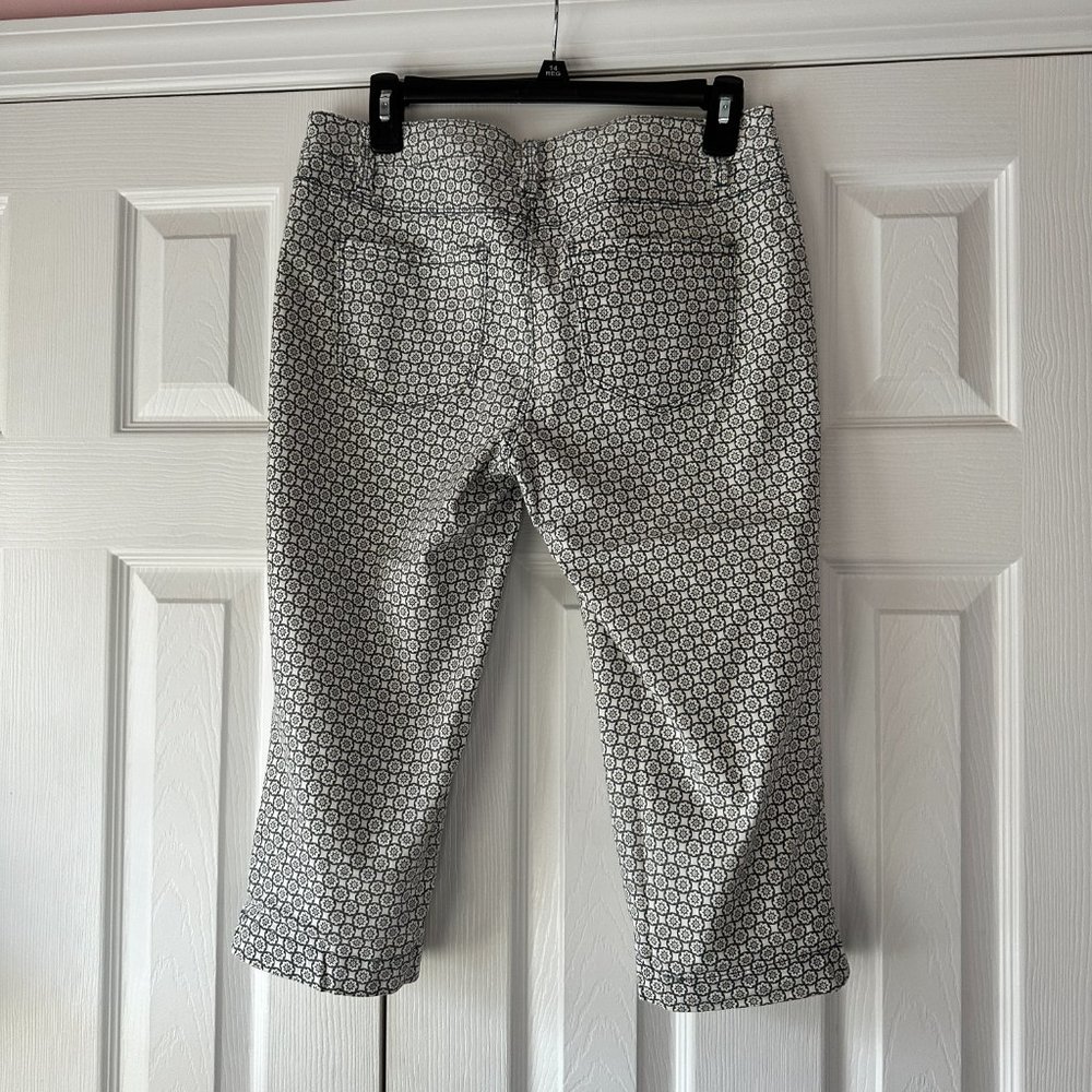 Capris - Picture 9 of 9